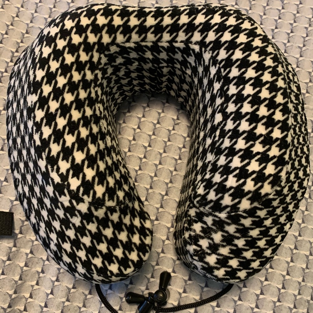 Cabeau travel neck pillow